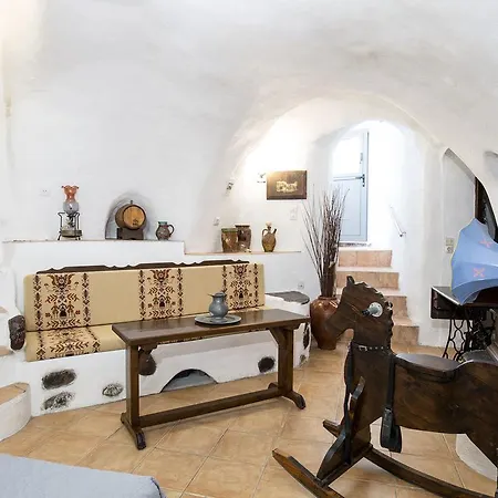 Mylopetres Traditional Finikia Apartment *