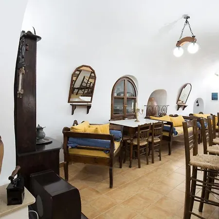 Apartman Mylopetres Traditional Finikia