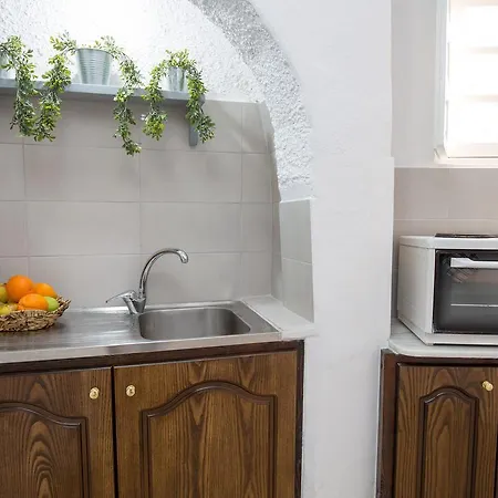 Mylopetres Traditional Finikia *