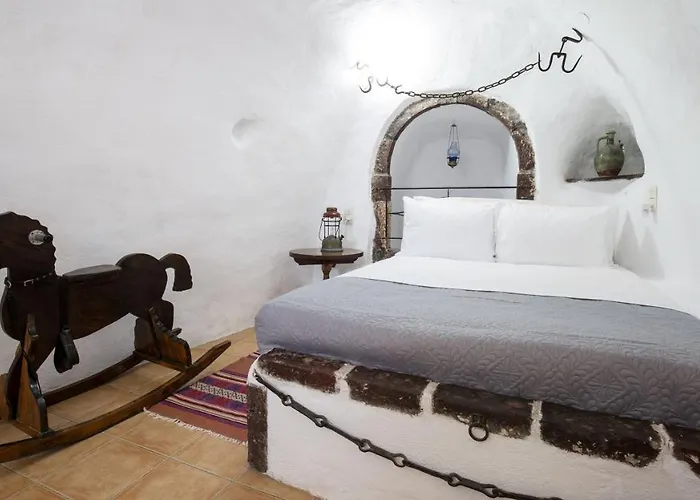 Mylopetres Traditional Finikia