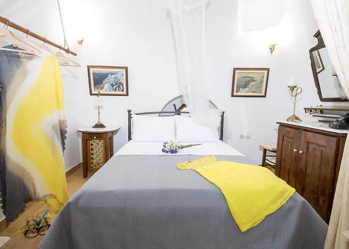 Mylopetres Traditional Finikia 이아